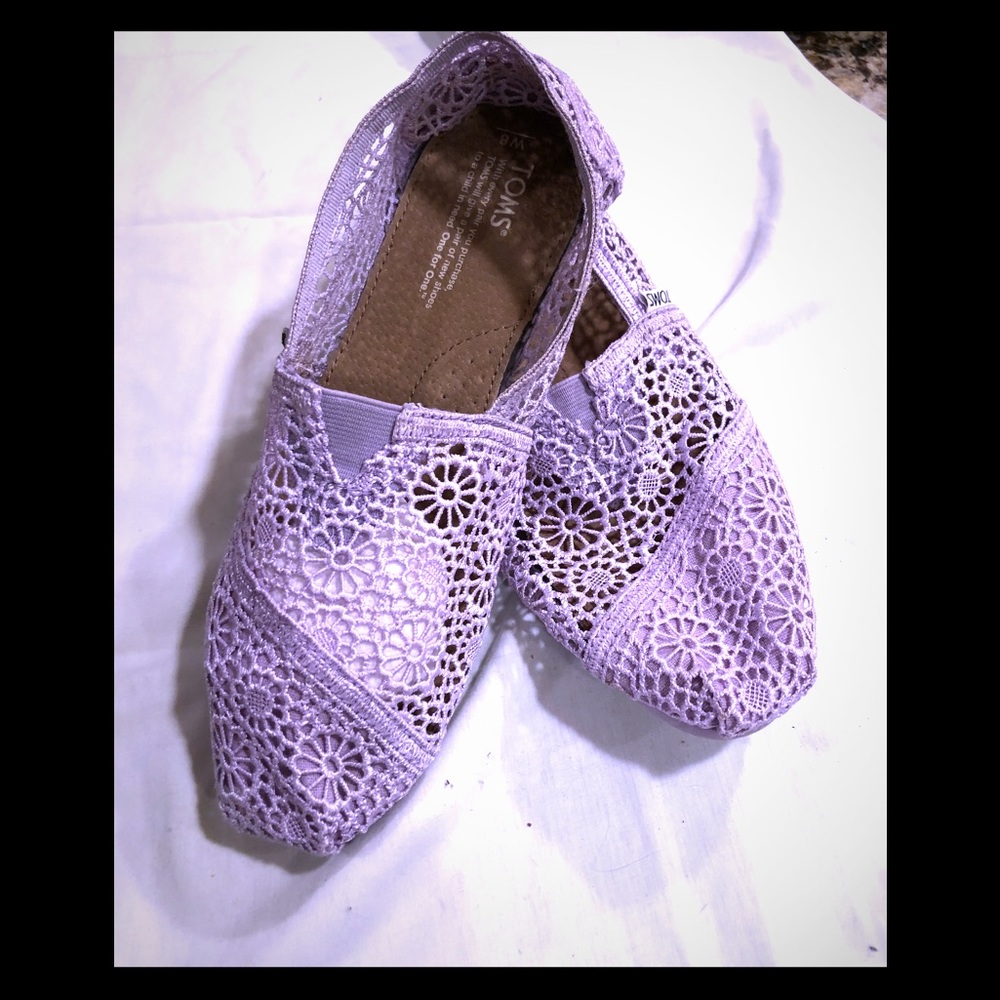 Tom's Lace Lavender Flats sz. W8 sheer except toes